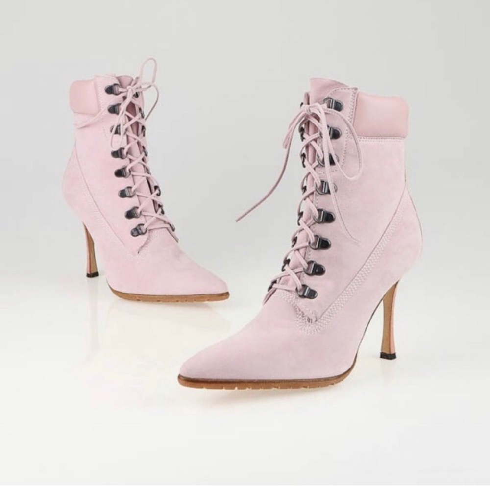 Rare Manolo Blahnik Pink Oklamod booties size 39.5 US 8.5 pink lace up booties